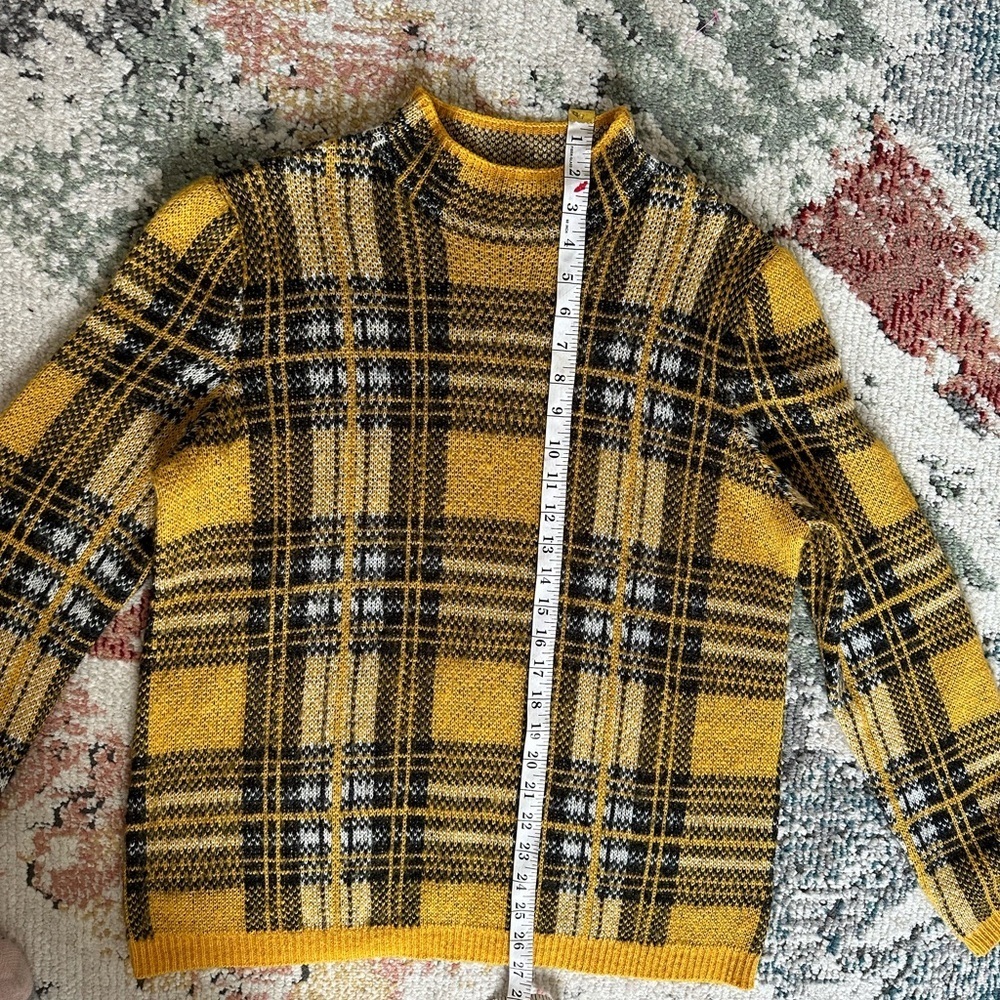 Women's Apt. 9 + Cara Santana Plaid Sweater Size Medium Cozy Soft - Picture 5 of 16